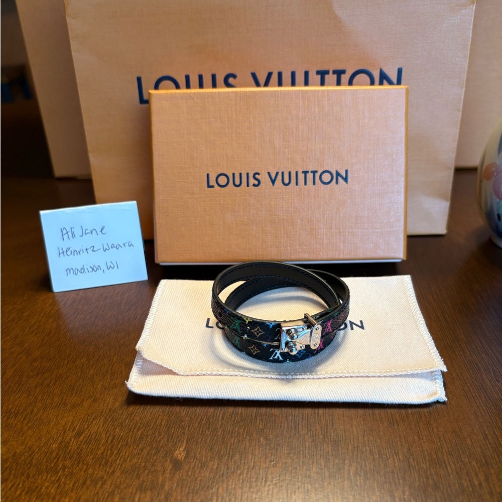 ‼️TRADED‼️Louis Vuitton LV x TM Signature Bracelet